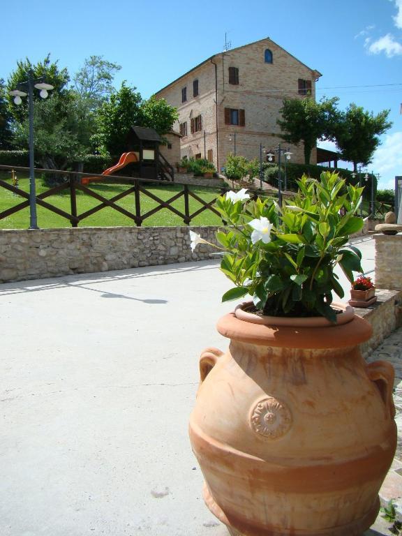 Agriturismo Vecchio Gelso Ortezzano Bagian luar foto