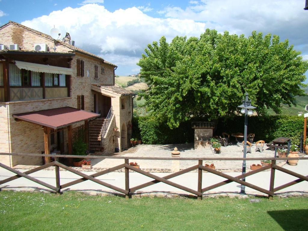 Agriturismo Vecchio Gelso Ortezzano Bagian luar foto