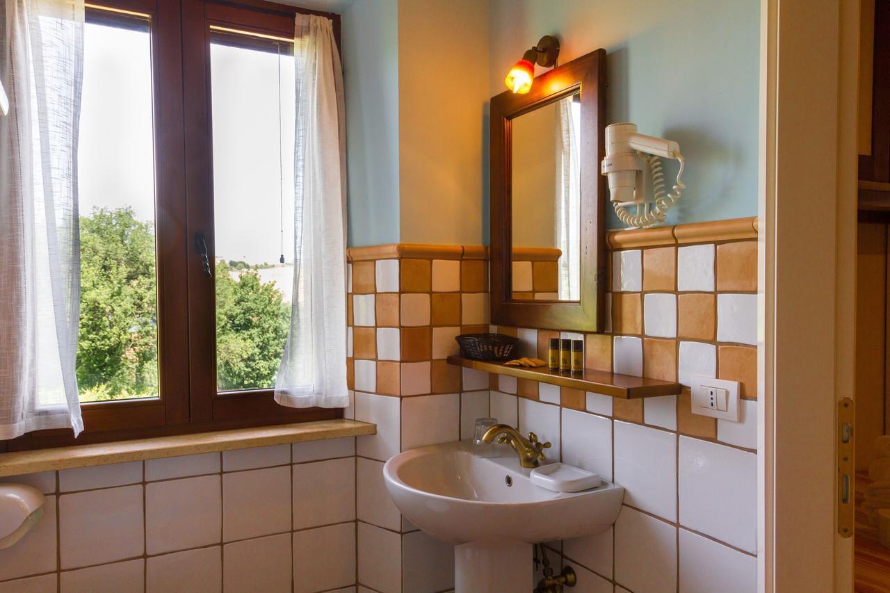 Agriturismo Vecchio Gelso Ortezzano Bagian luar foto
